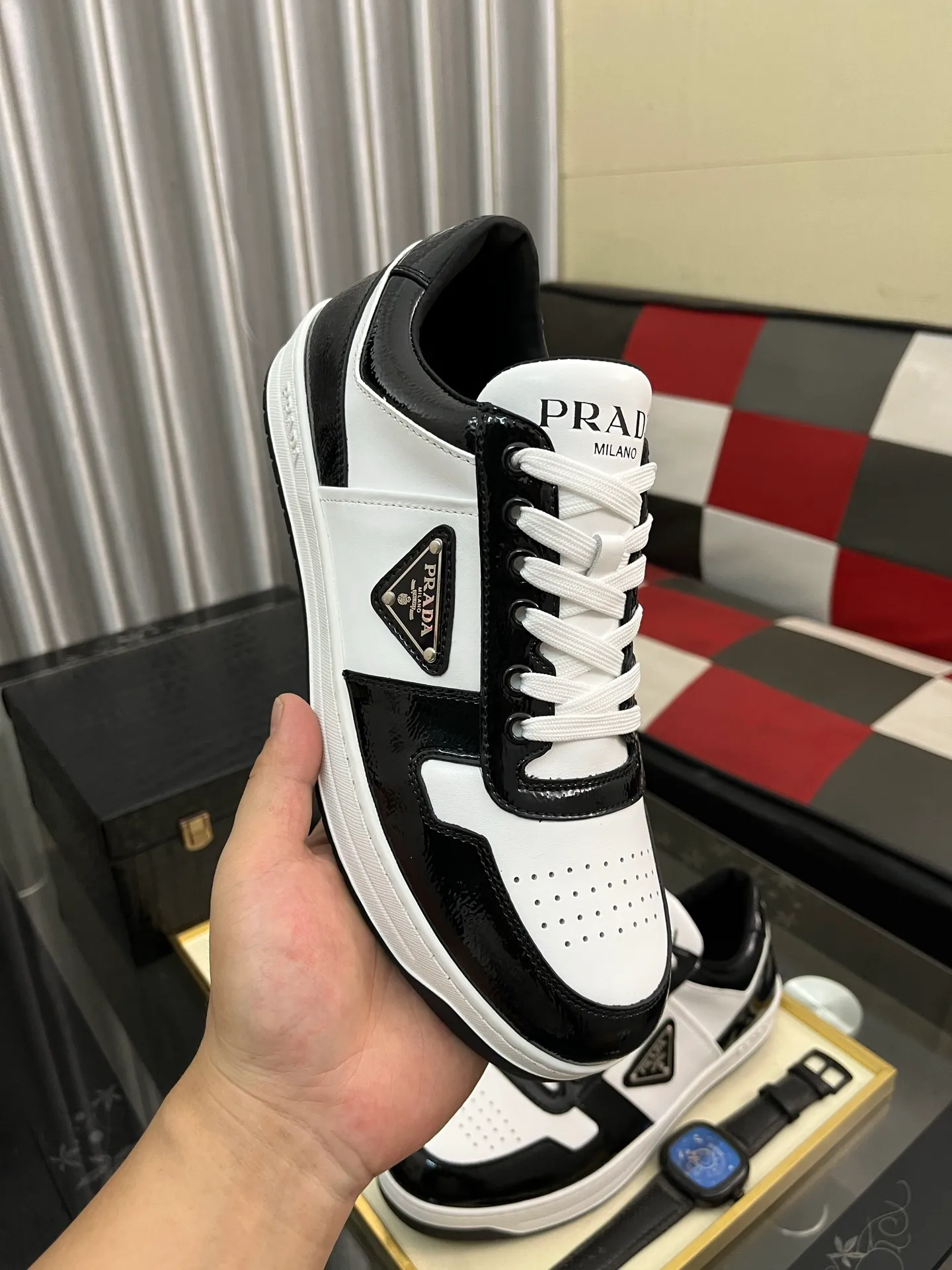 Men's shoes 💰560⌚️⌚️【PRADA】Prada - high-end quality original order 🔍🔍🔍 casual sports shoes - upper: 🔝 Nappa calfskin, brand high satin hollow canvas, shoe body sewn brand metal fasteners, tongue injection molded brand logo - lining: water-dyed cowhide - outsole: ultra-light TPU foam rubber; two-color molded outsole -Ultra-high quality control and fine workmanship: highlighted (high-end, extravagance, and class) -Size: 38-444️⃣colors available